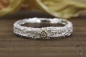 Preview: Schmaler Ring aus Silber mit Brillant 0,02 ct, Zerknittert