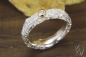 Preview: Schmaler Ring aus Silber mit Brillant 0,03 ct, Zerknittert