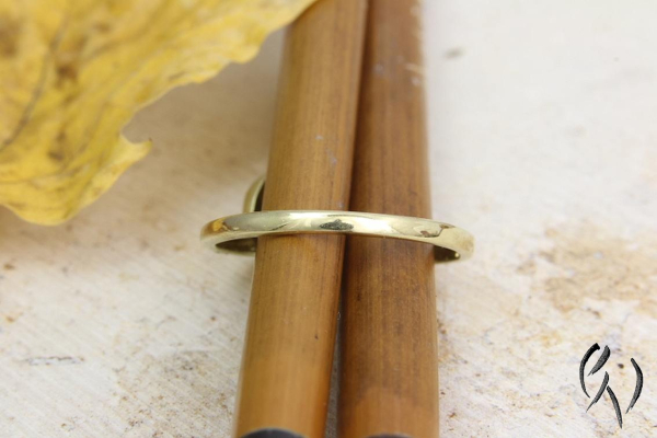 Preview: Zarter Ring aus Gold 333/- mit einem winzigen Diamant