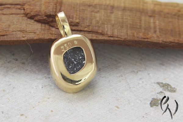 Preview: Anhänger Irida, Gold 750/- mit viereckigem Opal