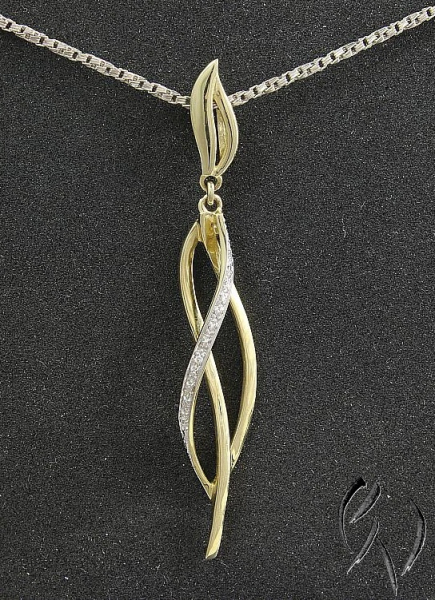 Preview: Filigraner Anhänger aus Gold 585/- mit Mini-Diamanten