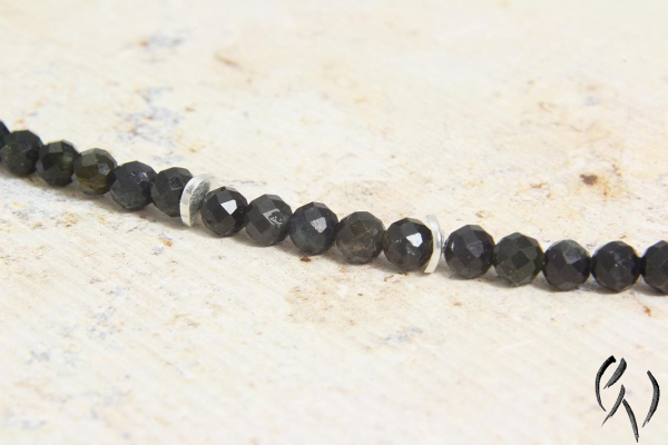 Edelsteinkette Reena, dunkler Turmalin mit silbernen Zwischenteilen