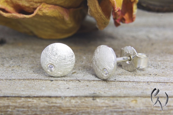 Preview: Ohrstecker Amari, Silber 925/-mit Zirkonia, kleiner Vollmond, mattgekratzt