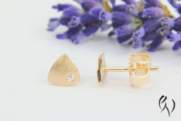 Preview: Minidreieck mit Brillant, mattgekratzt, Rotgold 585/-