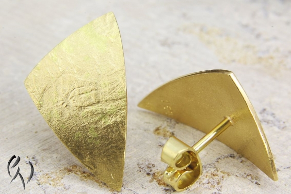 Preview: Ohrstecker Sela, Gold 750/-, papierstrukturiert