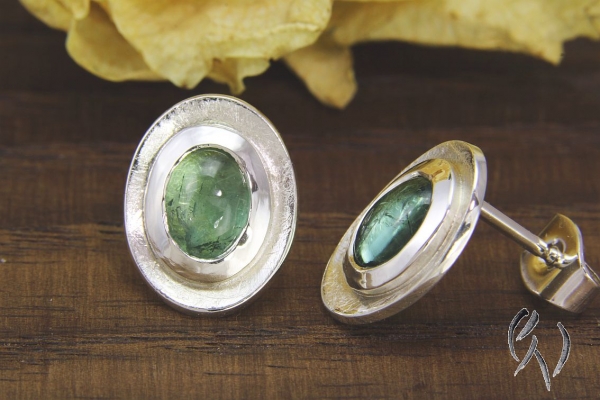 Preview: Ohrstecker Jamela, Silber 925/- mit hellgrünem Turmalin