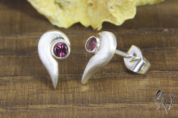 Preview: Ohrstecker Niyaha, Silber 925/- mit pink Turmalin