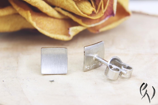 Ohrstecker Nathia, Platin 950/-, strichmatt