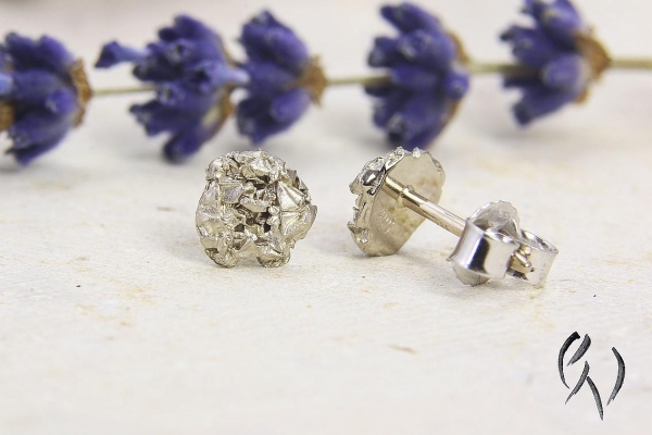 Preview: Ohrstecker Zerknitterte Scheiben 6,5 mm, Weissgold 585/-