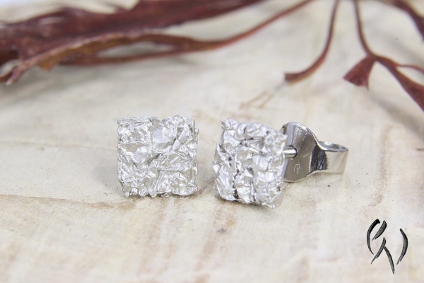 Preview: Ohrstecker Platin 950/-, Kleine zerknitterte Quadrate, 6,5 mm