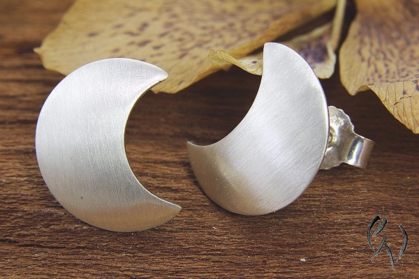 Preview: Ohrstecker Mika, Silber 925/-, Halbmond strichmatt