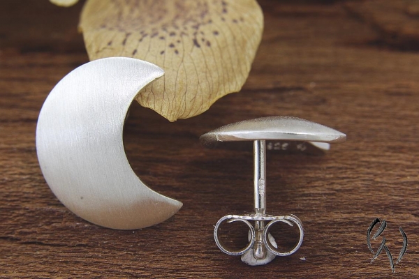 Preview: Ohrstecker Mika, Silber 925/-, Halbmond strichmatt