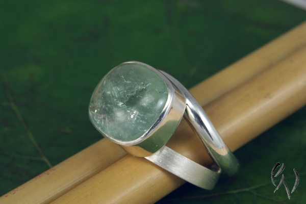 Ring Valon,  Silber 925/- mit hellblauem Cabouchon