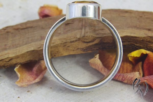 Ring Mitena, Silber mit Citrin und Brillant