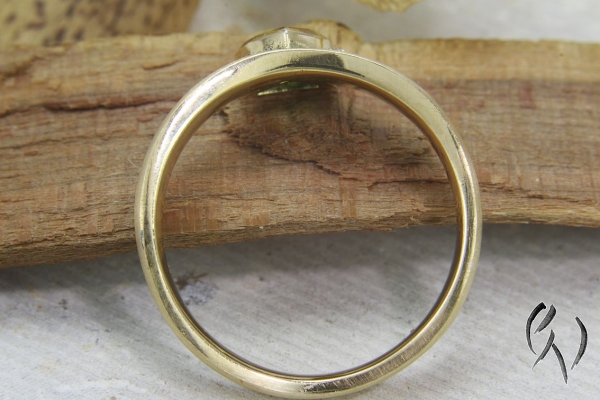 Ring Tamaya, Gold 750/- mit grünem Turmalin und Brillanten
