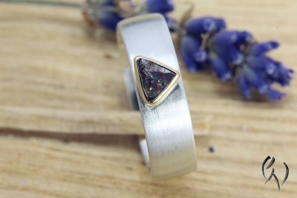 Preview: Ring Mabou, Silber 925/- mit dreieckigem Opal