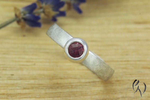 Preview: Ring Ona, Silber 925/- mit pinkfarbenem Turmalin