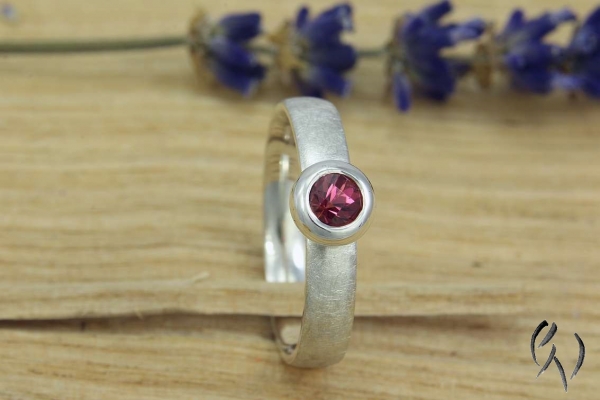 Ring Ona, Silber 925/- mit pinkfarbenem Turmalin