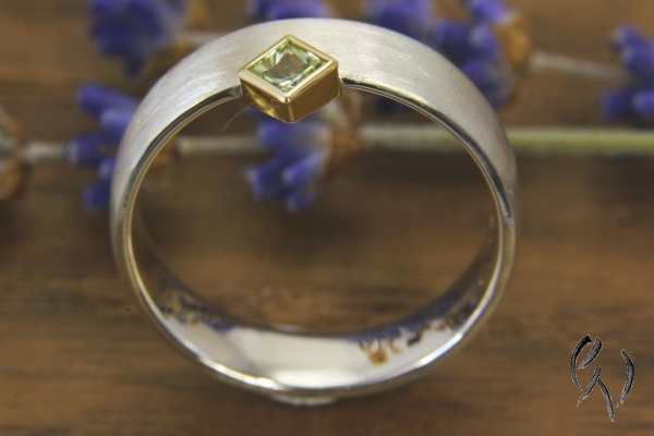 Preview: Ring Naoki, Silber 925/- mit grünem Turmalin