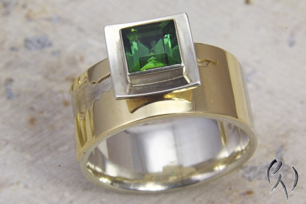 Preview: Ring Jara, Silber 925/- und Gold 750/- mit grünem Turmalin