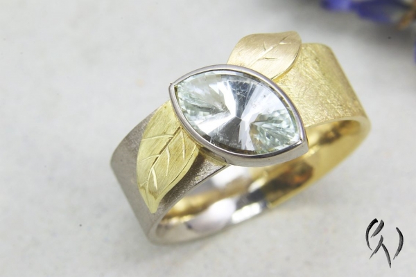 Ring Jenara, Weiß- und Gelbgold 750/- mit Turmalin