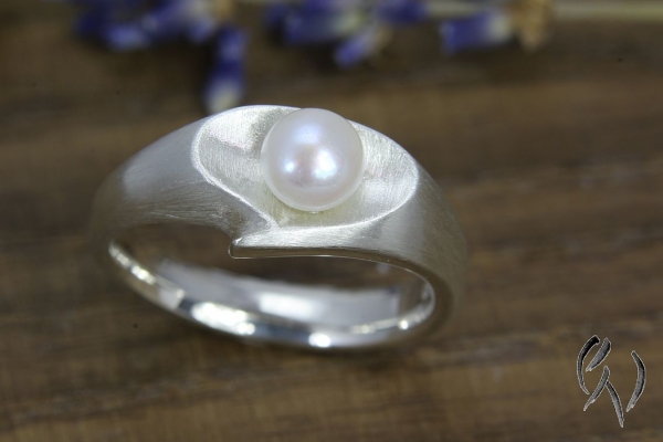 Ring Jumana, Silber 925/- mit Süßwasserperle