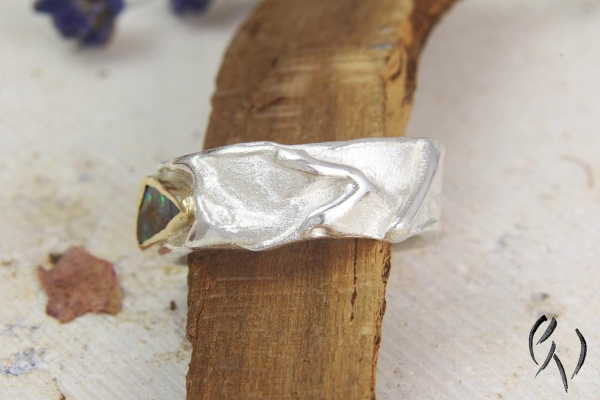 Ring Ingarö11, mit Opal, Silber 925/-