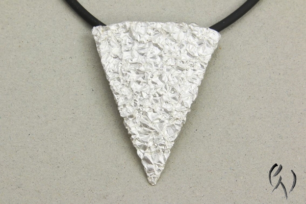 Anhänger Silber 925/-, großes zerknittertes Dreieck