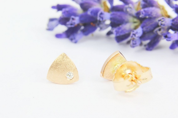 Minidreieck mit Brillant, mattgekratzt, Rotgold 585/-