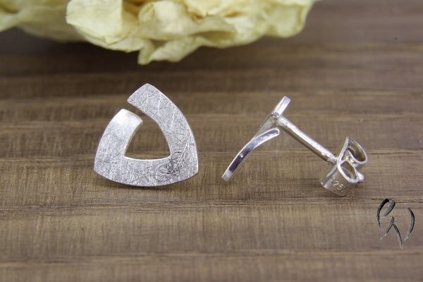 Ohrstecker Silber 925/-, kleine Triangel, 10 mm, mattgekratzt