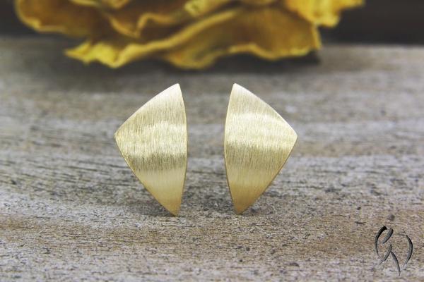 Kleine dreieckige Ohrstecker aus Gold 750/-