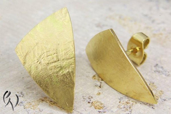 Ohrstecker Sela, Gold 750/-, papierstrukturiert