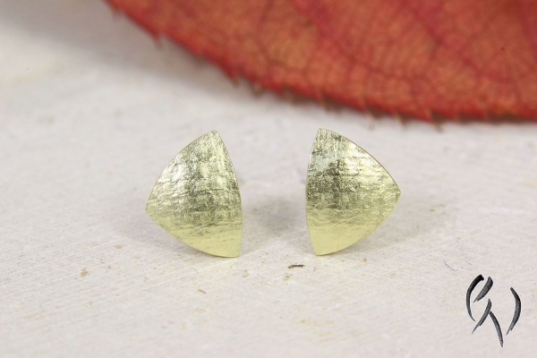 Kleine dreieckige Ohrstecker aus Gold 585/-
