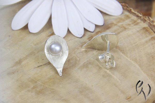 Ohrstecker Rhea, Silber 925/- mit grauer Süßwasserperle