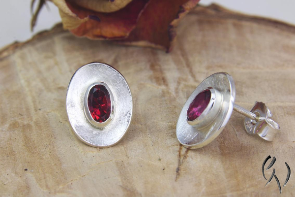 Ohrstecker Jawaher, Silber 925/- mit rotem Spinell