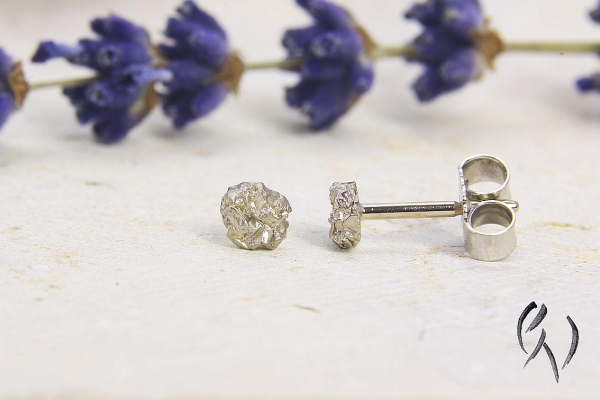 Ohrstecker Zerknitterte Winzlinge, Weissgold 585/-