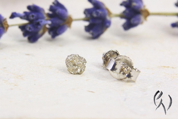 Ohrstecker Zerknitterte Winzlinge, Weissgold 585/-