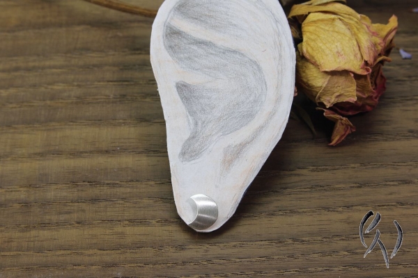 Ohrstecker Taini, Silber 925/-, kleiner Halbmond strichmatt