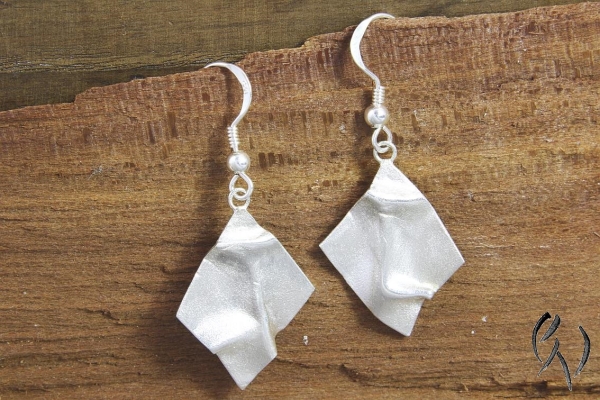 Ohrhänger Silber, geknitterte Rauten