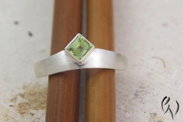 Ring Tamaya, Silber 925/- mit Peridot
