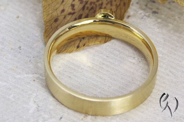 Ring Kaami, Gold 750/- mit Saphir