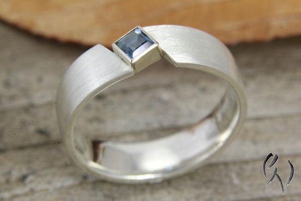 Ring Sadia, Silber 925/- mit Blautopas