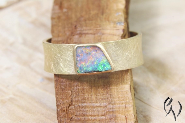 Ring Raeka, Gold 750/- mit Opal