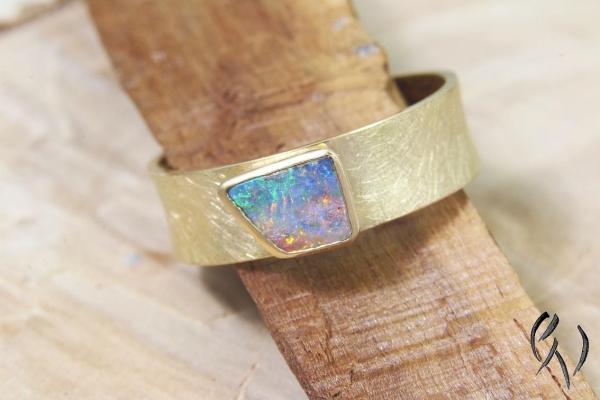 Ring Raeka, Gold 750/- mit Opal