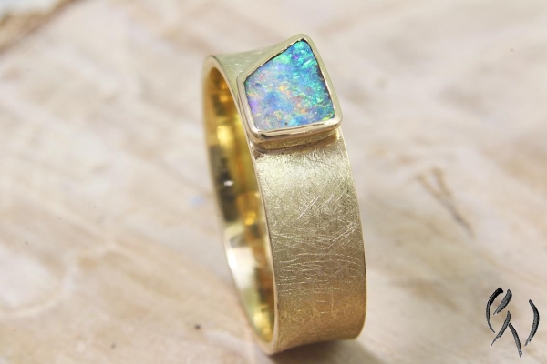 Ring Raeka, Gold 750/- mit Opal