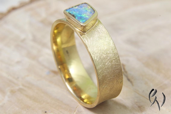 Ring Raeka, Gold 750/- mit Opal
