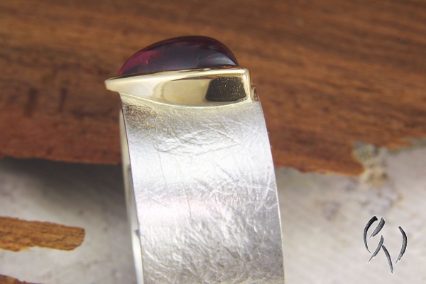 Ring Raeka, Silber 925/-  mit großem pinkfarbenen Turmalin