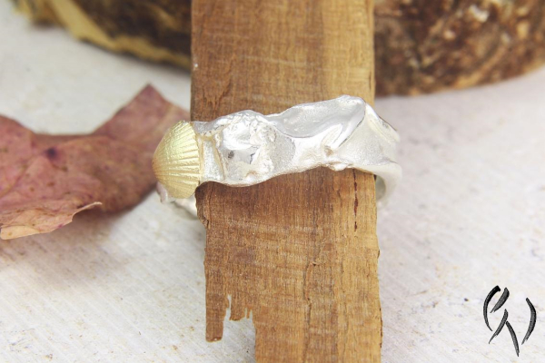 Ring Värmdö1 mit goldener Muschel, Silber 925/-,
